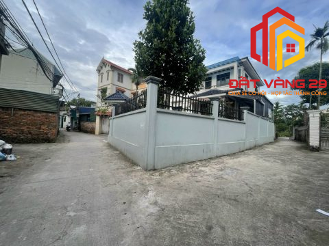 Lô góc vài trăm mét đầy đủ tiện ích trung tâm chúc lý ngọc hoà otto đỗ cửa    S=45m2