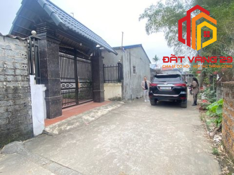 Bán đất Chương Mỹ sẵn nhà mái bằng đẹp, gia đình đông người ở thoải mái   S=341m2