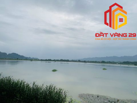 View hồ siêu đẹp 212m full thổ cư bám đường nhựa liên xã,