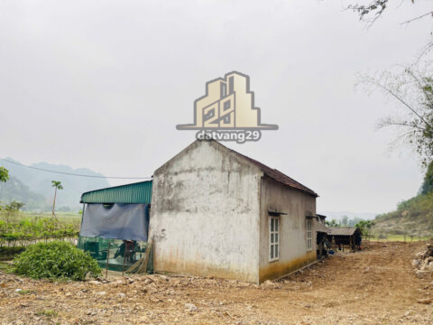 Bán đất tặng 02 cái nhà cạnh trường lái ôtô Yên Thủy Hòa Bình – S= 335.6m2