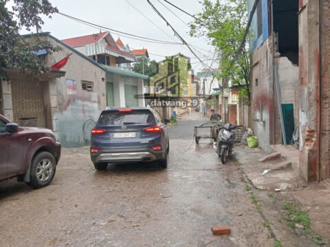 Bán đất ở Chúc Đồng – Tổ dân phố Thuỵ Hương – Chương Mỹ ,Nằm trong khu dân cư đông đúc ngay cạnh trục đê đáy   S=88,5m2