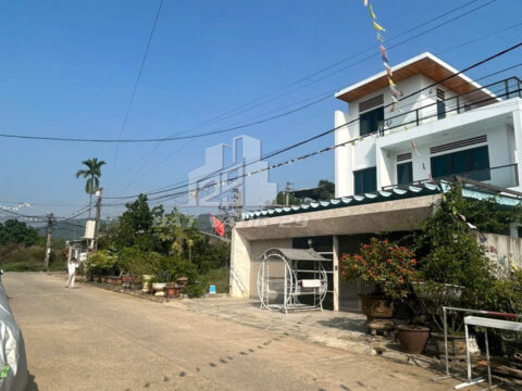 Bán đất thị trấn Lương Sơn Hòa Bình – 90m² full thổ cư, tặng luôn nhà, sát KCN!