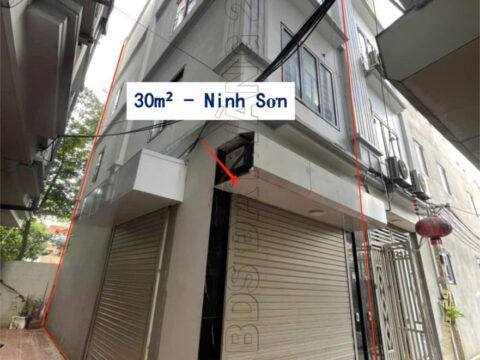 BÁN NHÀ 3 TẦNG 30m² Ở TỔ DÂN PHỐ NINH SƠN PHƯỜNG CHƯƠNG MỸ thiết kế hiện đại, công năng đầy đủ